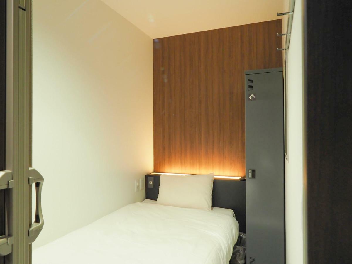 Leo Yu Capsule Hotel Nishifunabashi Exterior photo